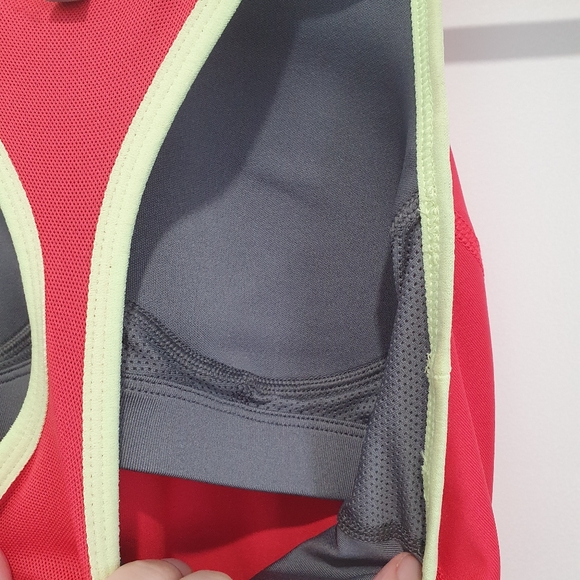 Nike DRI-FIT size small red racerback tank with in-built bra and rear pocket - Picture 5 of 8
